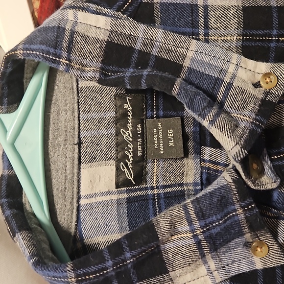 Lot of men's flannels - Picture 5 of 8